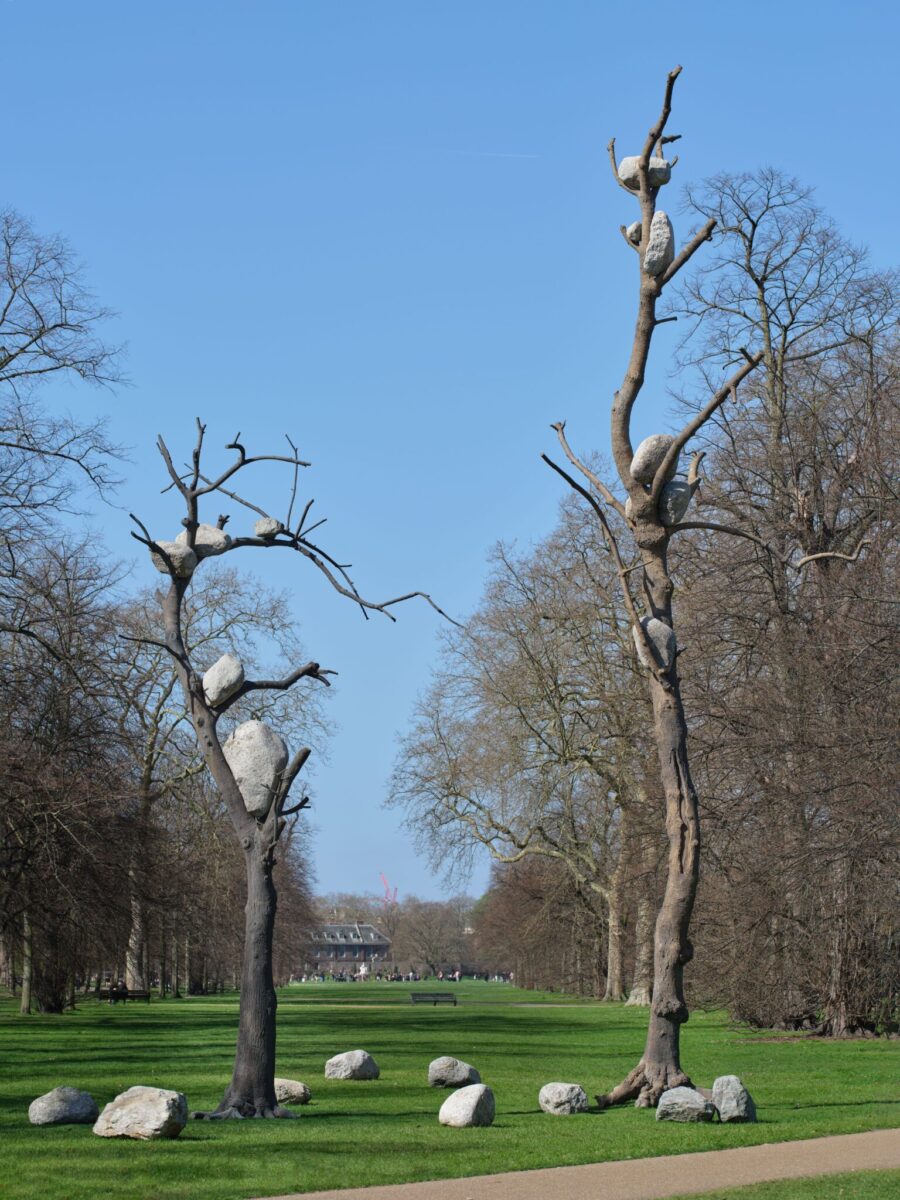1. Giuseppe Penone, Idee di pietra (Ideas of Stone), 2010 - 2024. Bronze and river stones. Photo © George Darrell. Courtesy Giuseppe Penone and Serpentine