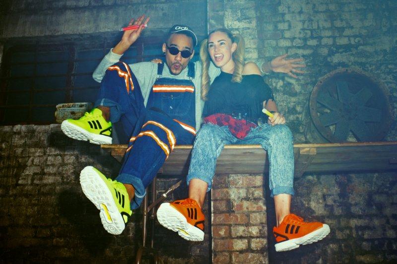 Адидас старший в жизни. Adidas Rave. Рейв стиль одежды. Adidas Rave Эстетика. Костюм для рейва спортивный.