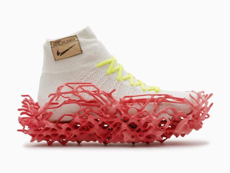 3D grown Nike shoe from the experimental series »The Nature of Motion«