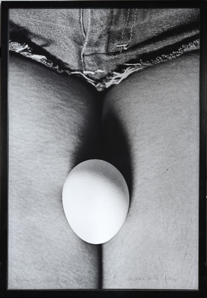 Anna Maria Maiolino Sem ti?tulo, da se?rie Vida Afora – Fotopoemac?a?o (Untitled, from the series A Life Line – Photopoemaction) 1981 Photo: Henri Virgil Stahl Courtesy the artist