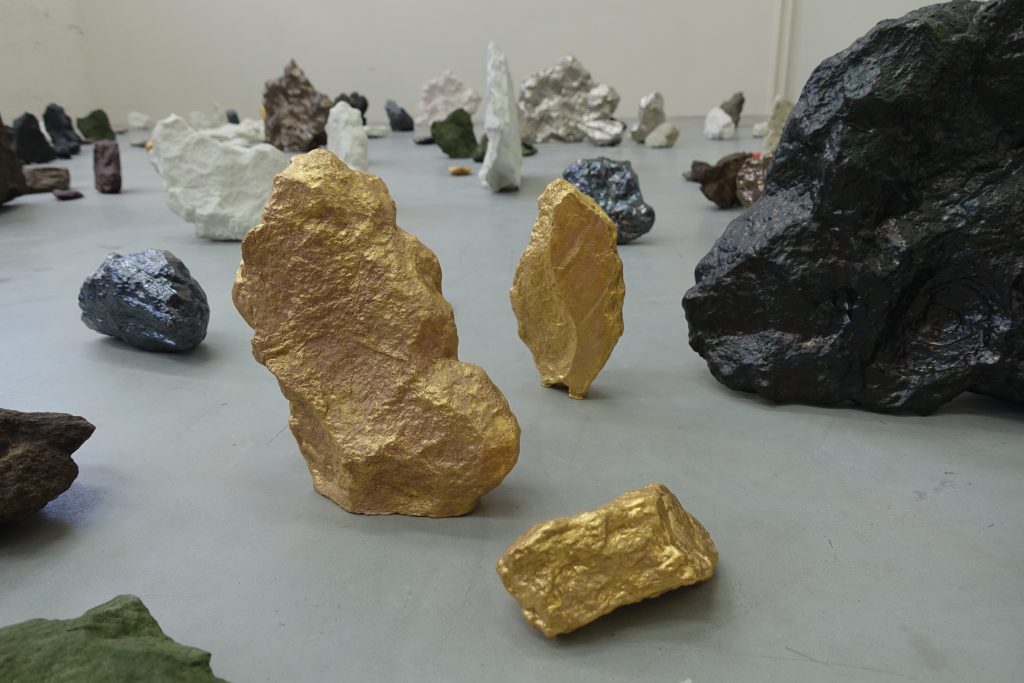 MEEKYOUNG SHIN, Megalith Series, 2019, Site-speci c installation, glazed stoneware, Dimensions variable, Courtesy of the artist