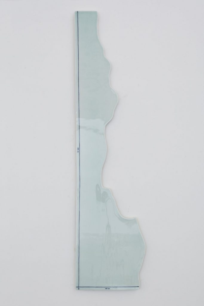 Sogn Dong, Sketch 1896 mm x 437 mm, 2015, porcelain, 171.5 cm × 43 cm (67-1/2" × 16-15/16") © Song Dong