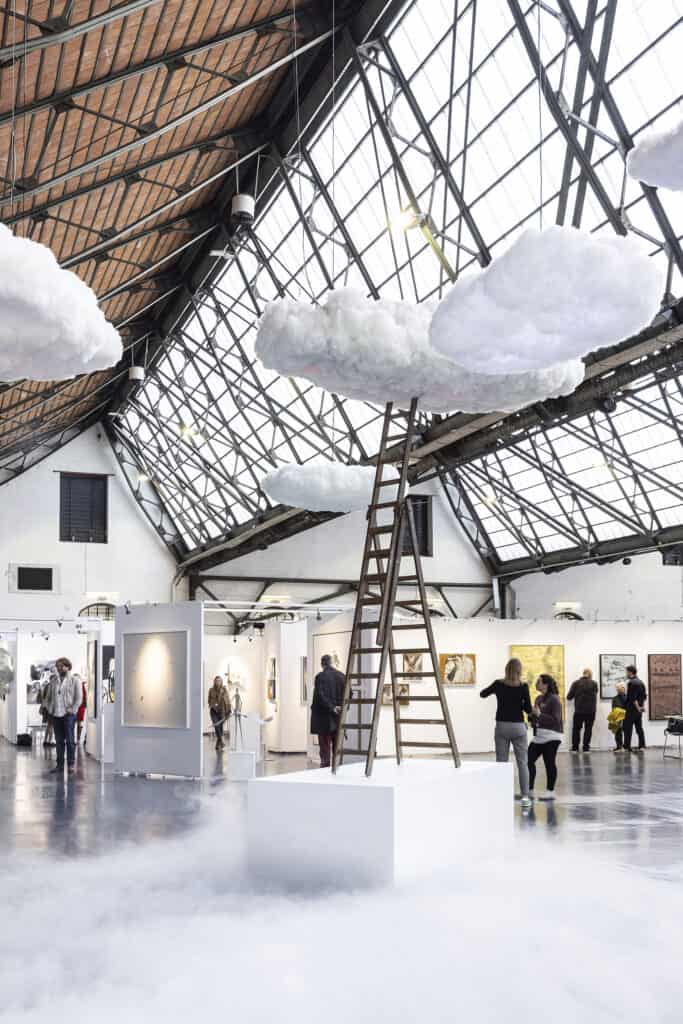 Affordable-Art-Fair-Brussels-2022-with-installation-by-LAtelier-de-la-Nuagerie.-Photo-by-William-Maanders.-