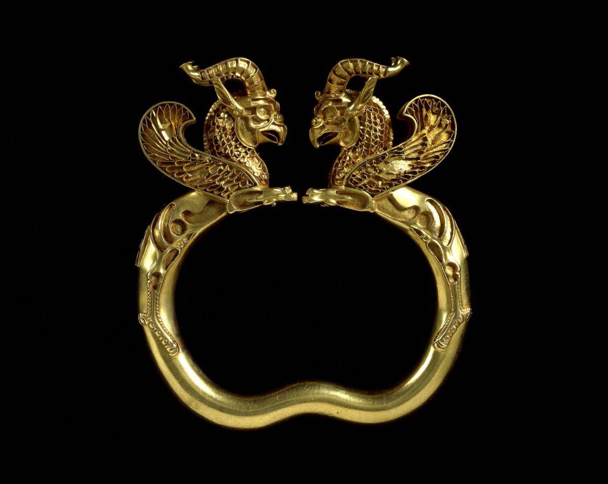 Gold armlet (part of the Oxus Treasure), Tajikistan, 499–300 BC
