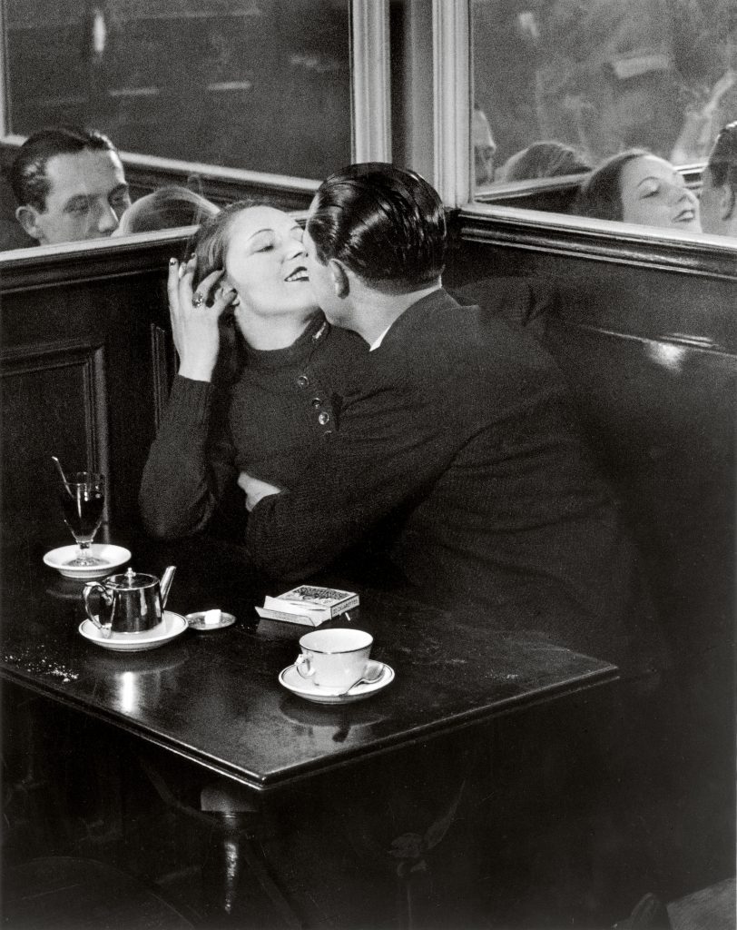 Couple d Amoureux dans un Petit Cafe Quartier Italie c1932 c Estate Brassai Succession Paris