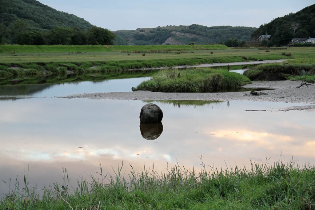 David Nash, Wooden Boulder, 2013. Photo courtesy David Nash