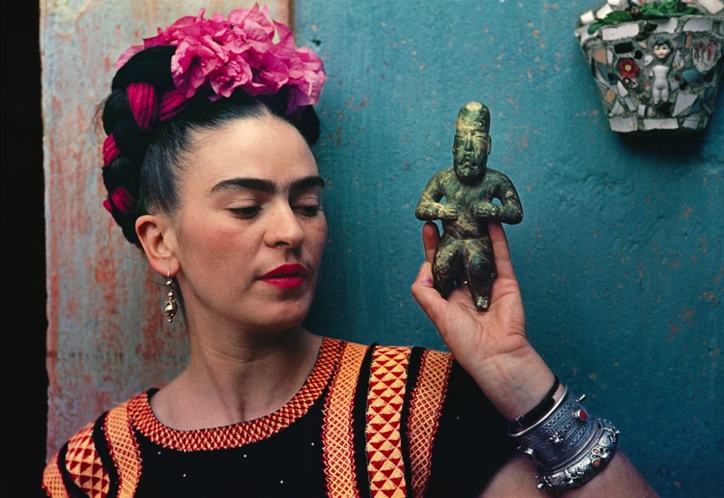 Frida Kahlo with Olmec figurine, 1939. Photograph Nickolas Muray. © Nickolas Muray Photo Archives