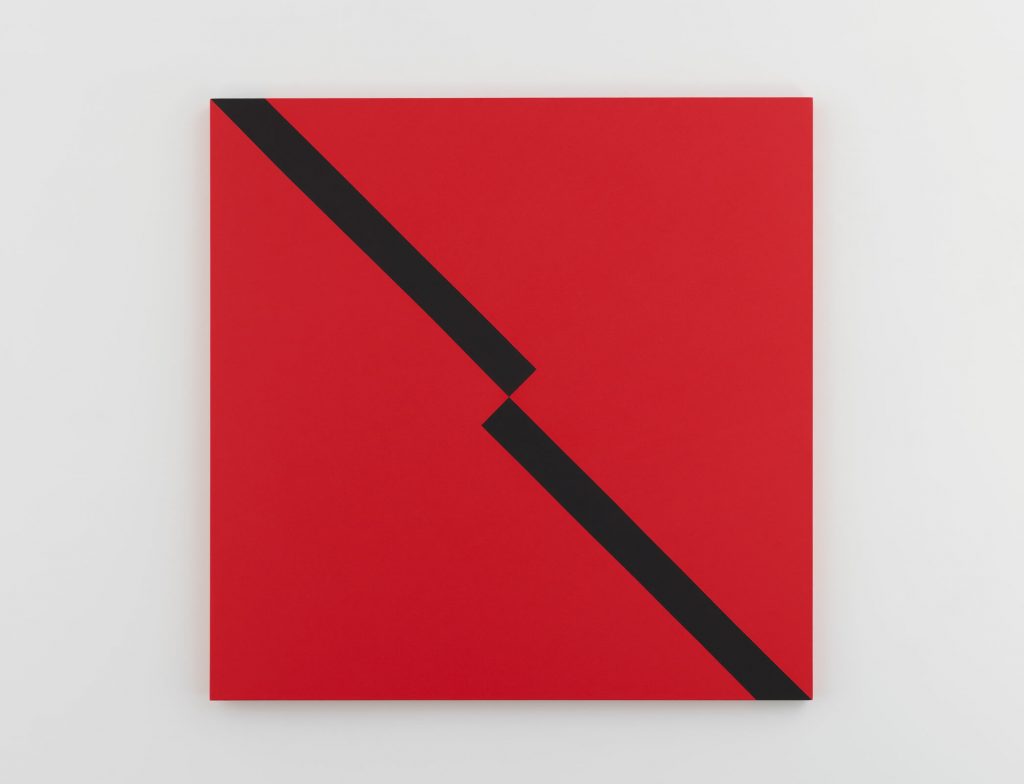  Carmen Herrera, Camino Negro (2017), Acrylic on canvas, 152.4 x 152.4 x 3.8 cm, 60 x 60 x 1 1/2 in