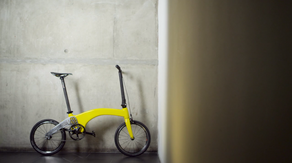 The-Hummingbird-Bike-is-made-out-of-carbon-fibre-and-weighs-only-6.5 kg