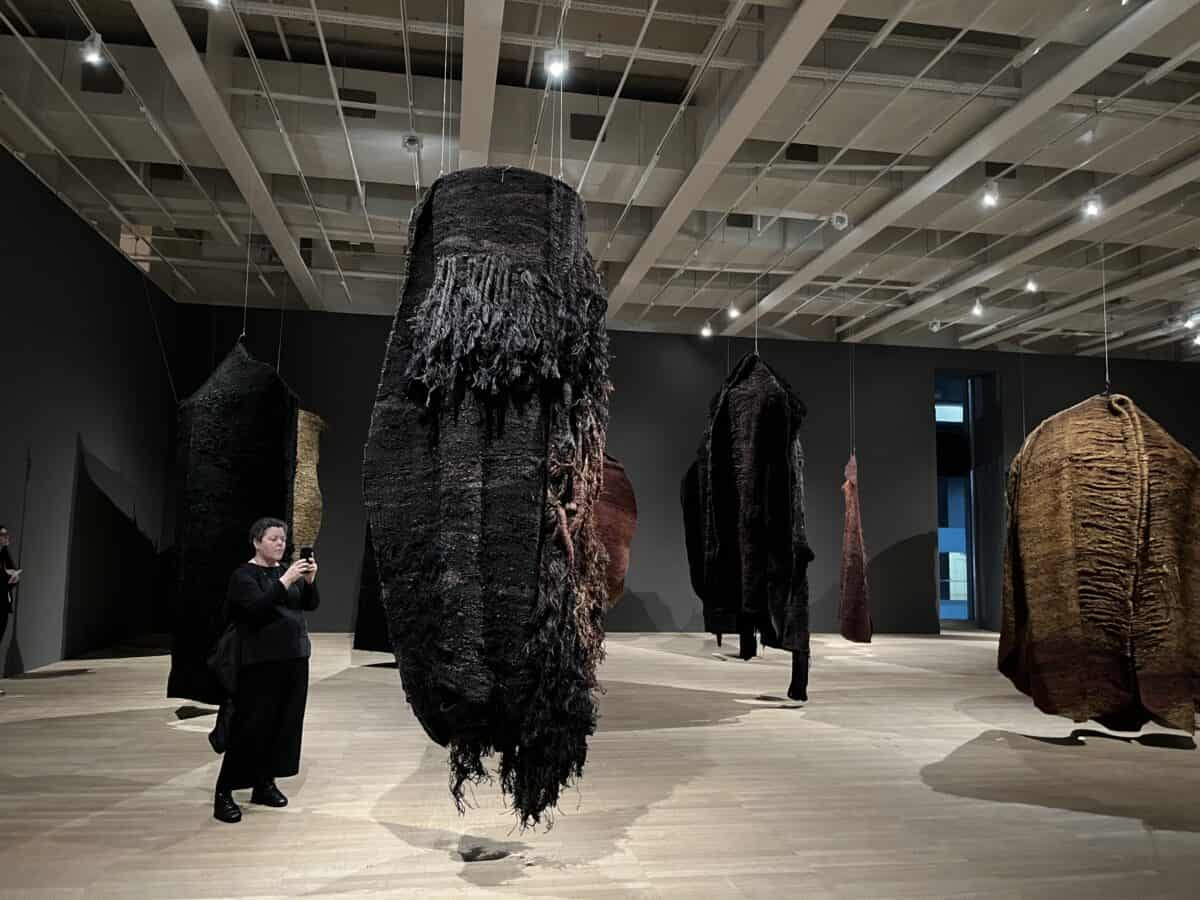 Magdalena Abakanowicz, Every Tangle of Thread & Rope Install shot photo Mark Westall