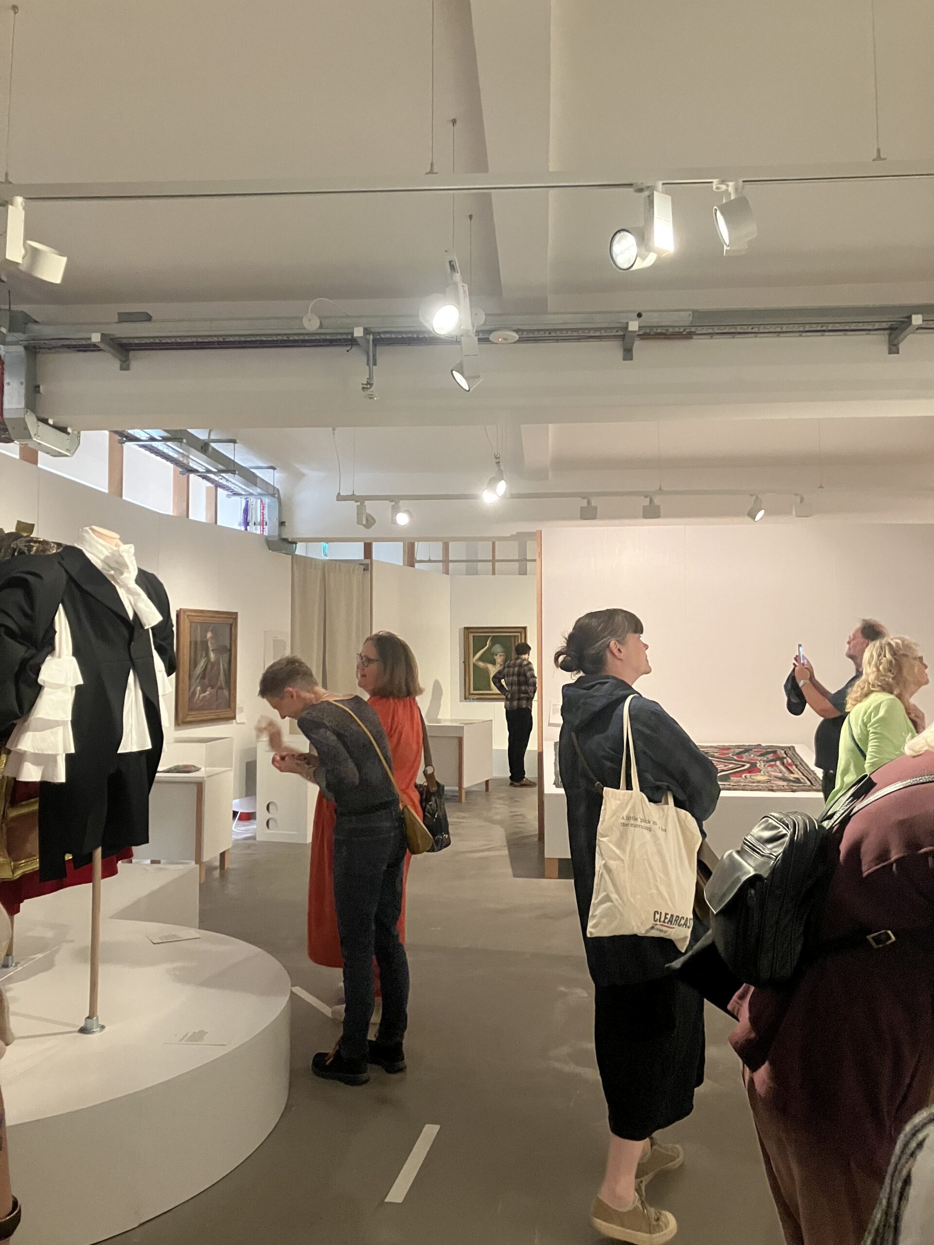 Bring No Clothes: How the Bloomsbury Group Used Clothes to Subvert ...