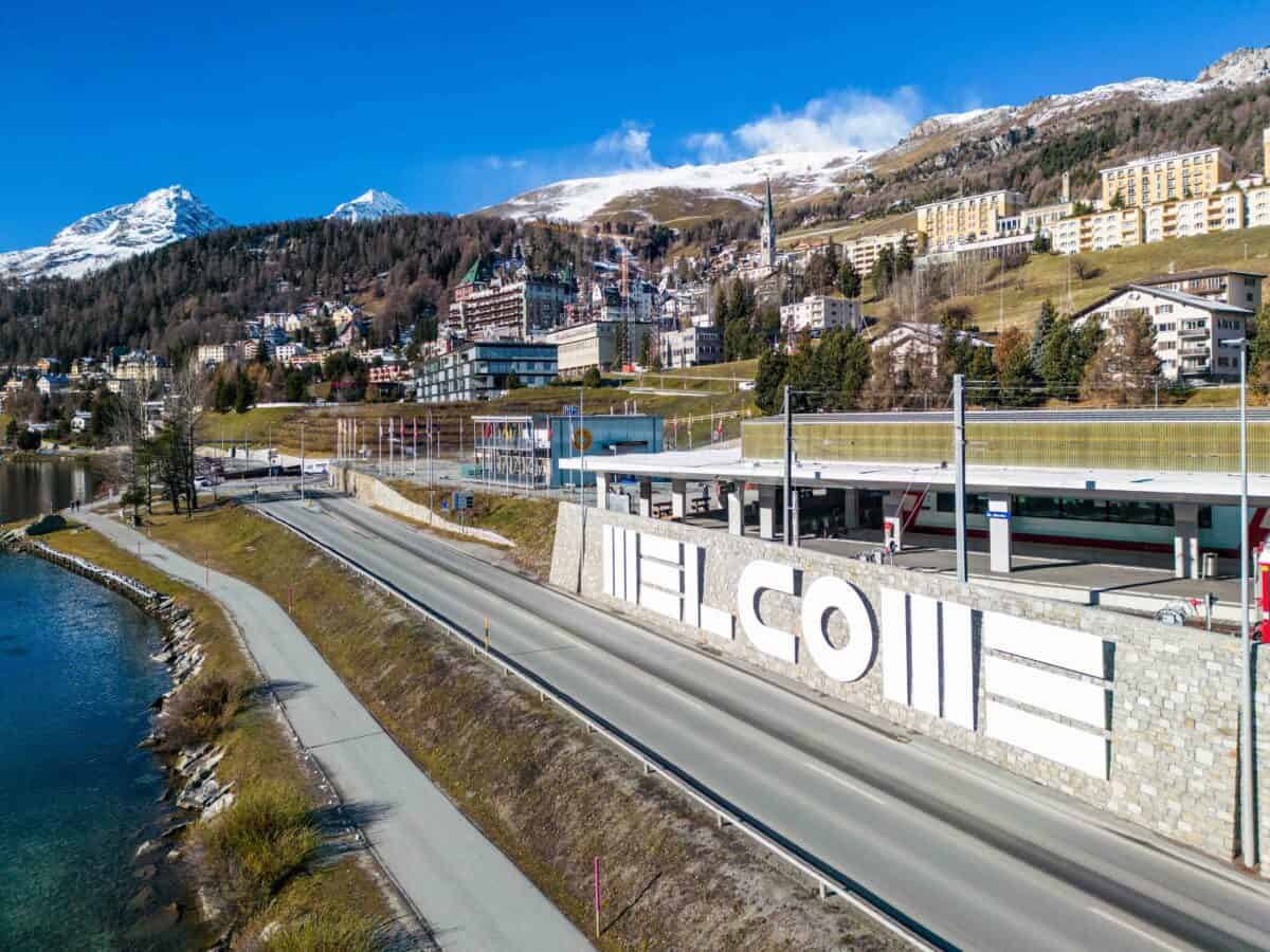 Installation-image-1_Welcome-by-Barbara-Stauffacher-Solomon-in-St.-Moritz-©-fotoswiss-by-Giancarlo-Cattaneo_Courtesy-the-Artist-von-Bartha_Drone-images-with-permission-from-Airport-Samedan