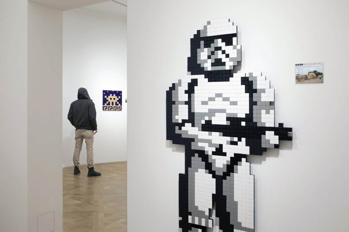 INVADER- 4000, Exhibition & Artist Book, a complete guide to the