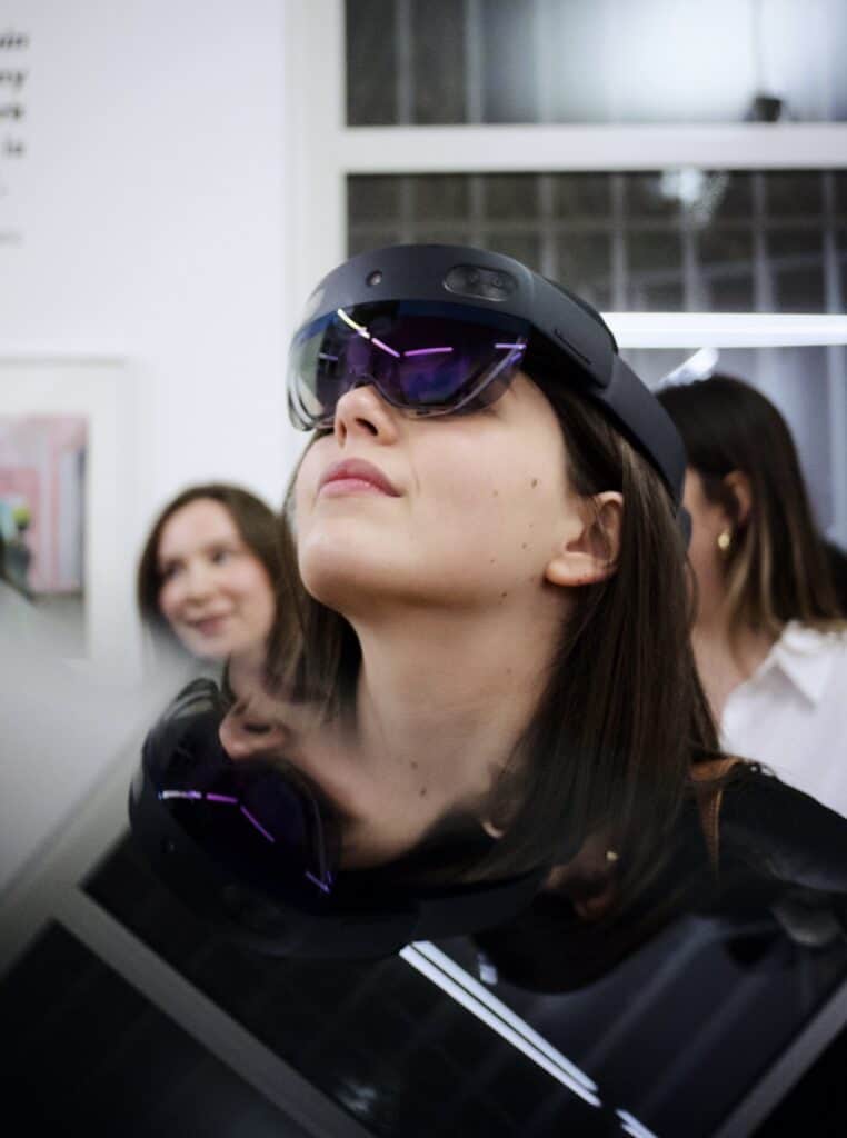 Hologlasses for Mare Karina Showroom are courtesy of Artsted