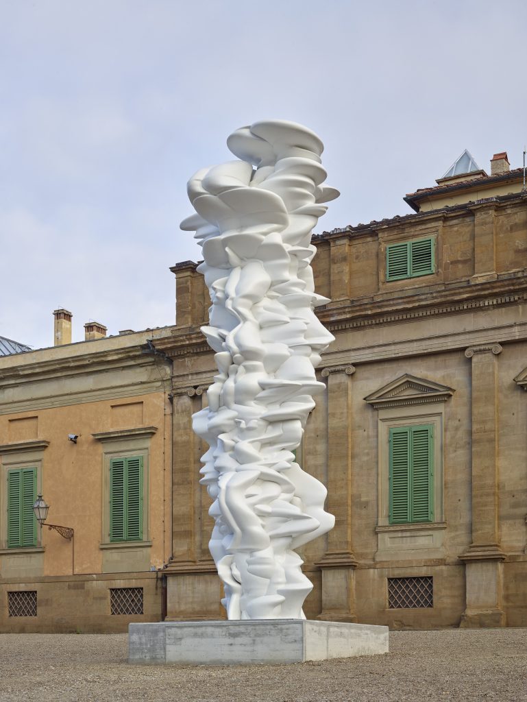 Tony Cragg Mean Average, 2018 Fiberglass 620 x 261 x 237 Photo: Michael Richter © Tony Cragg. Courtesy Thaddaeus Ropac, London • Paris • Salzburg