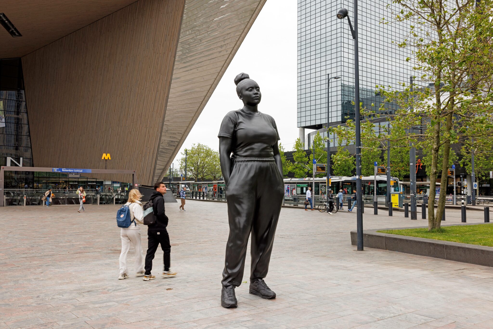 Thomas J Price's monumental bronze sculpture 'Moments Contained ...