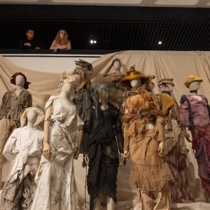 Paolo Carzana, Dirty Looks, Installation view, Barbican Art Gallery, Thu 25 Sep 2025—Sun 25 Jan 2026 © David Parry Barbican Art Gallery (2)