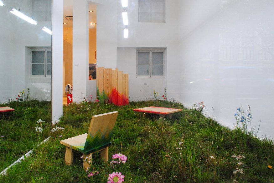 The most recent pop up, opposite the V&A, featured a meadow by Jacques Nimki. 