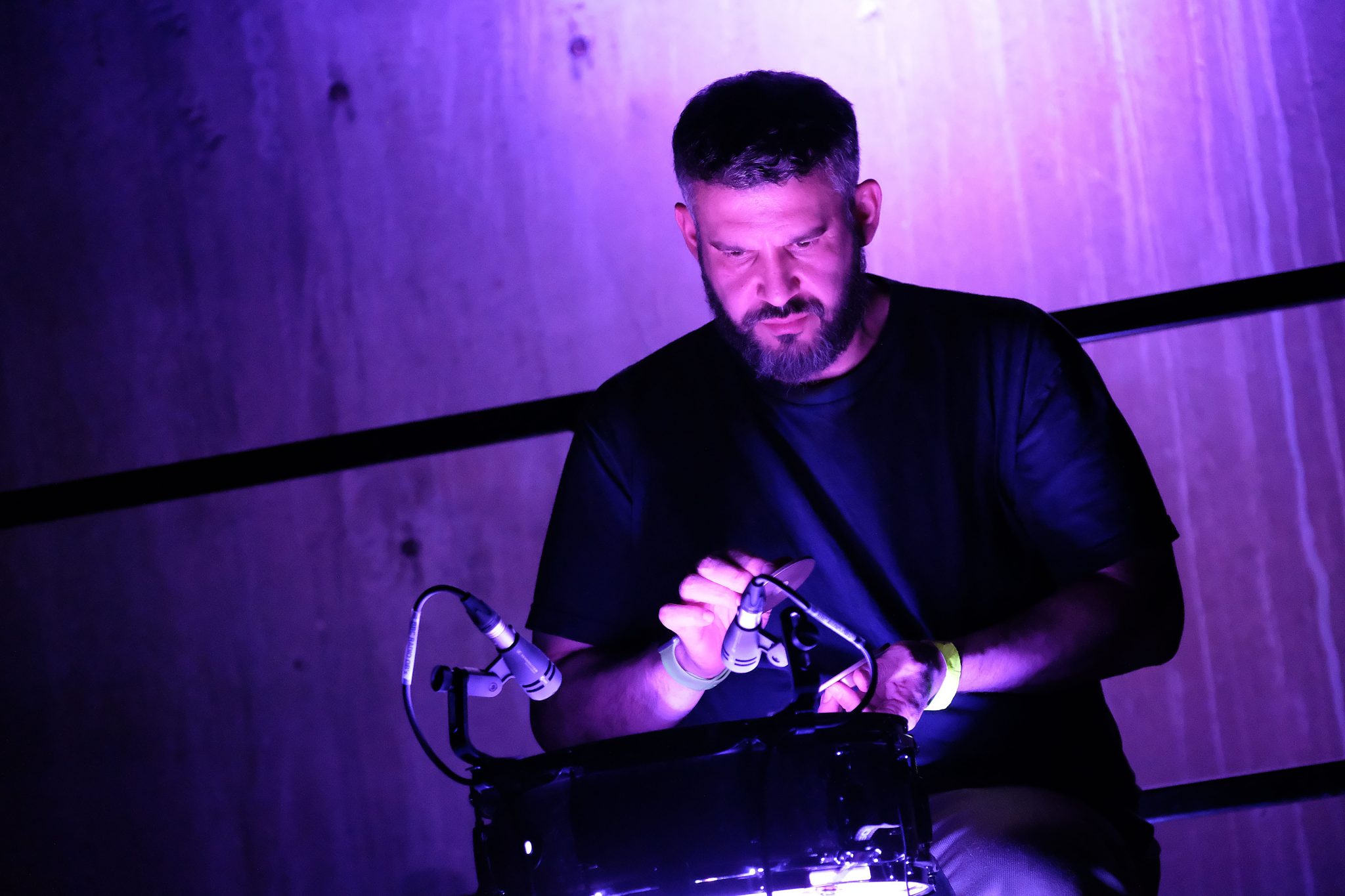 London Contemporary Orchestra perform a specially curated Prom in the Tanks at Tate Modern, Sara Mohr-Pietsch presents performances by Actress: electronics, Rodrigo Constanzo: drums/electronics/lights, Exaudi: vocal ensemble, Robert Ames & Hugh Brunt; directors, on Wednesday 6 Sept. 2017. Photo by Mark Allan