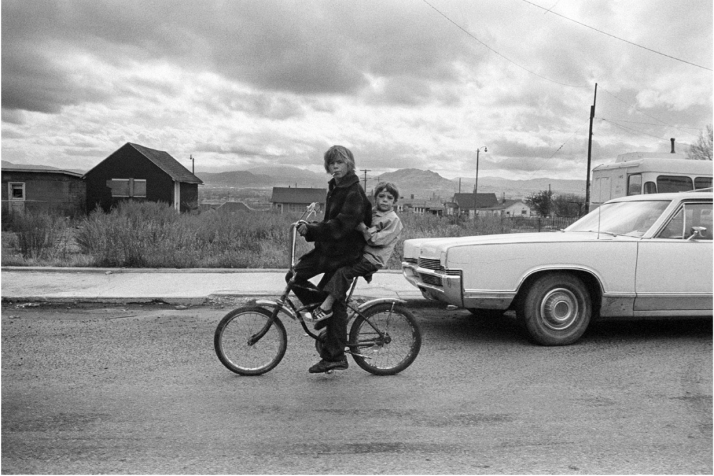 Wim Wenders, Boy with ducks, Bali, 1978, Silver gelatin on Baryt paper framed behind glass on Alu Dibond 40 x 60 cm, Courtesy Blain|Southern, © Wim Wenders