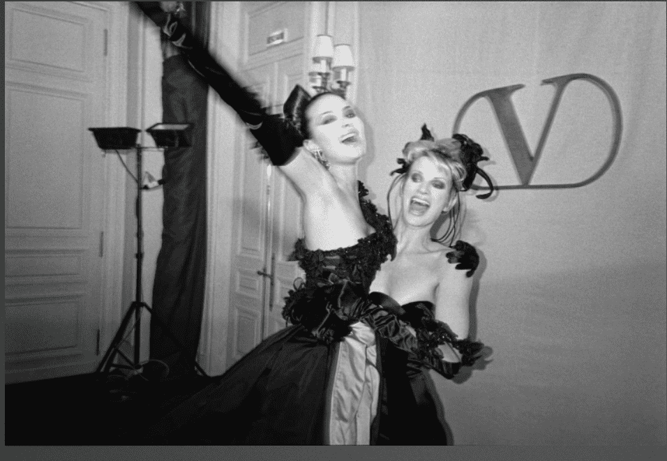 Shalom and Kristen dancing, Valentino, Paris, 1995 Gelatin silver print © Gavin Bond 