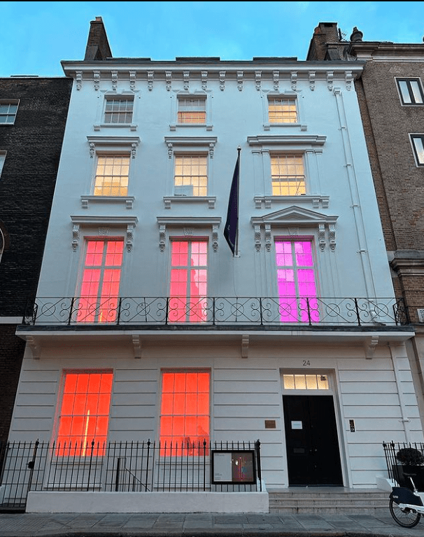 Dan Flavin: colored fluorescent light - David Zwirner London