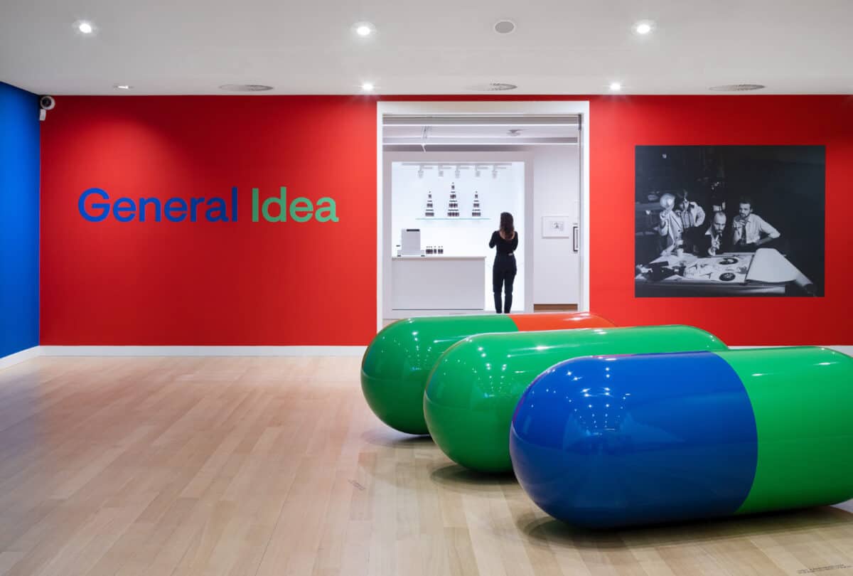 General Idea, Green (Permanent) PLA©EBO, 1991. Hartwig Art Foundation. Promised gift to the Rijksdienst voor het Cultureel Erfgoed / Rijkscollectie. © General Idea. Photo: Peter Tijhuis