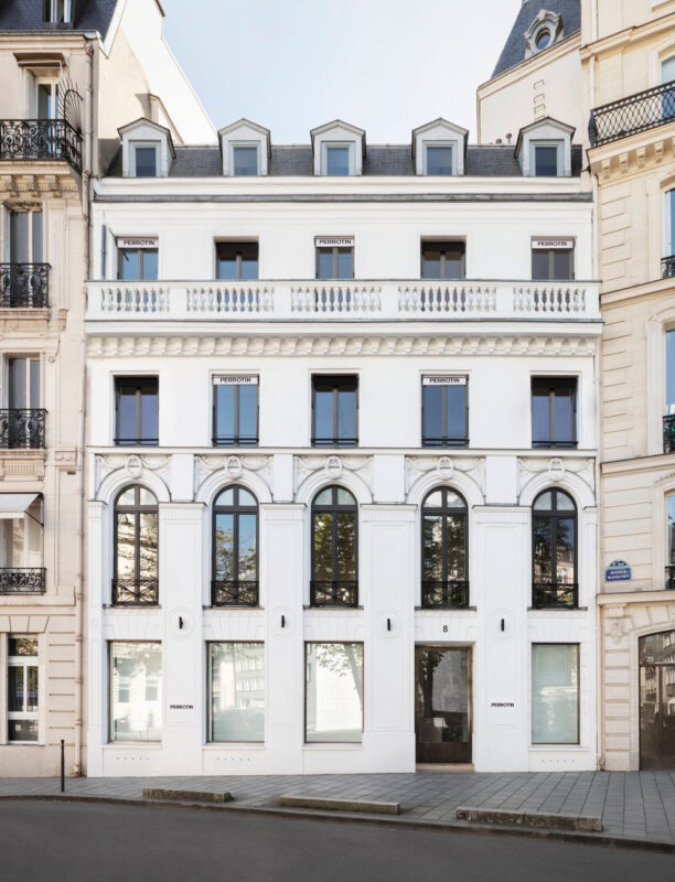 View of the facade at Perrotin Paris, 8 avenue Matignon. Photo Tanguy Beurdeley. Courtesy Perrotin.