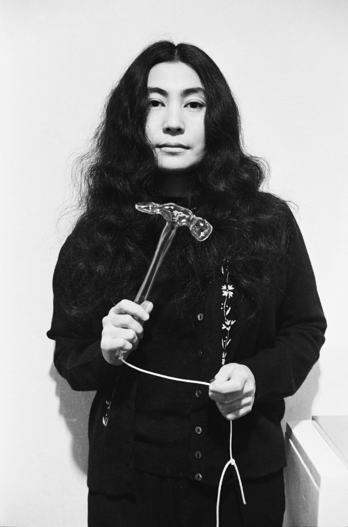 Йоко оно фото. Yoko Ono. Yoko Ono в молодости. Yoko Ono 1967. Йоко оно фото в молодости.