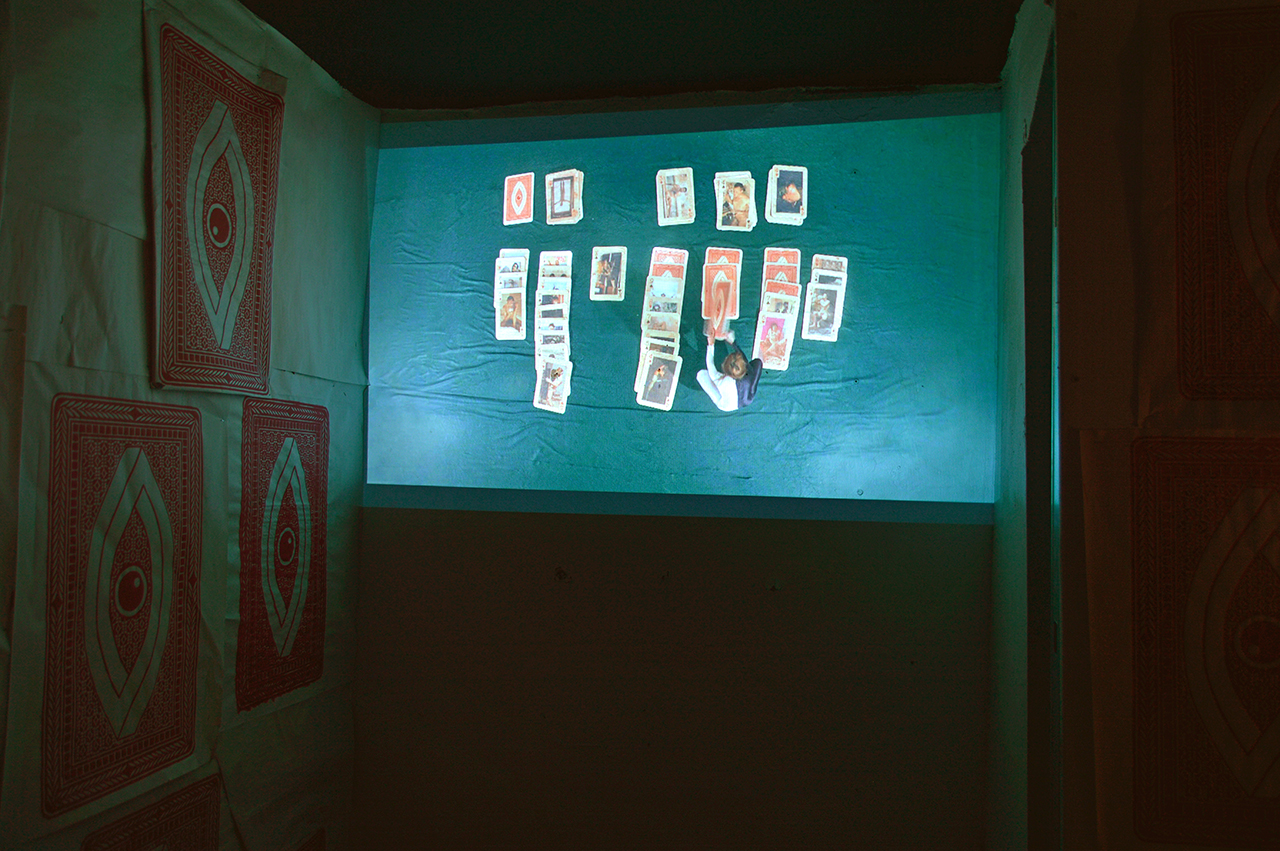 Z-Behl_Middle-Room_Film-Projection