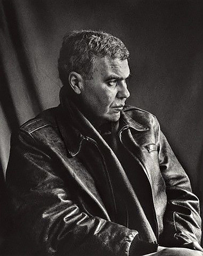 Raymond Carver...ca. October 1987 --- Raymond Carver --- Image by Marion Ettlinger/Corbis Outline