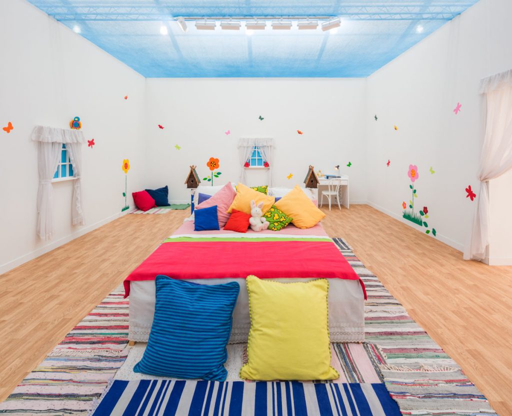 Installation view of Mike Kelley, Unisex Love Nest, 1999, at Frieze, Los Angeles, 2019. © Mike Kelley Foundation for the Arts. All Rights Reserved / Licensed by VG Bild-Kunst, Berlin, Germany. Photo by Fredrik Nilsen. Courtesy of Hauser & Wirth.