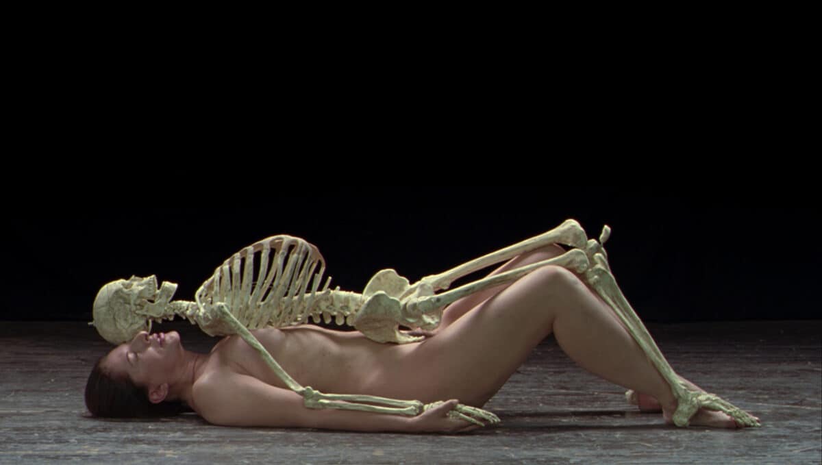 Marina Abramovi?, Nude with Skeleton, 2005. Performance for Video; 15 minutes 46 seconds. Courtesy of the Marina Abramovi? Archives. © Marina Abramovi?