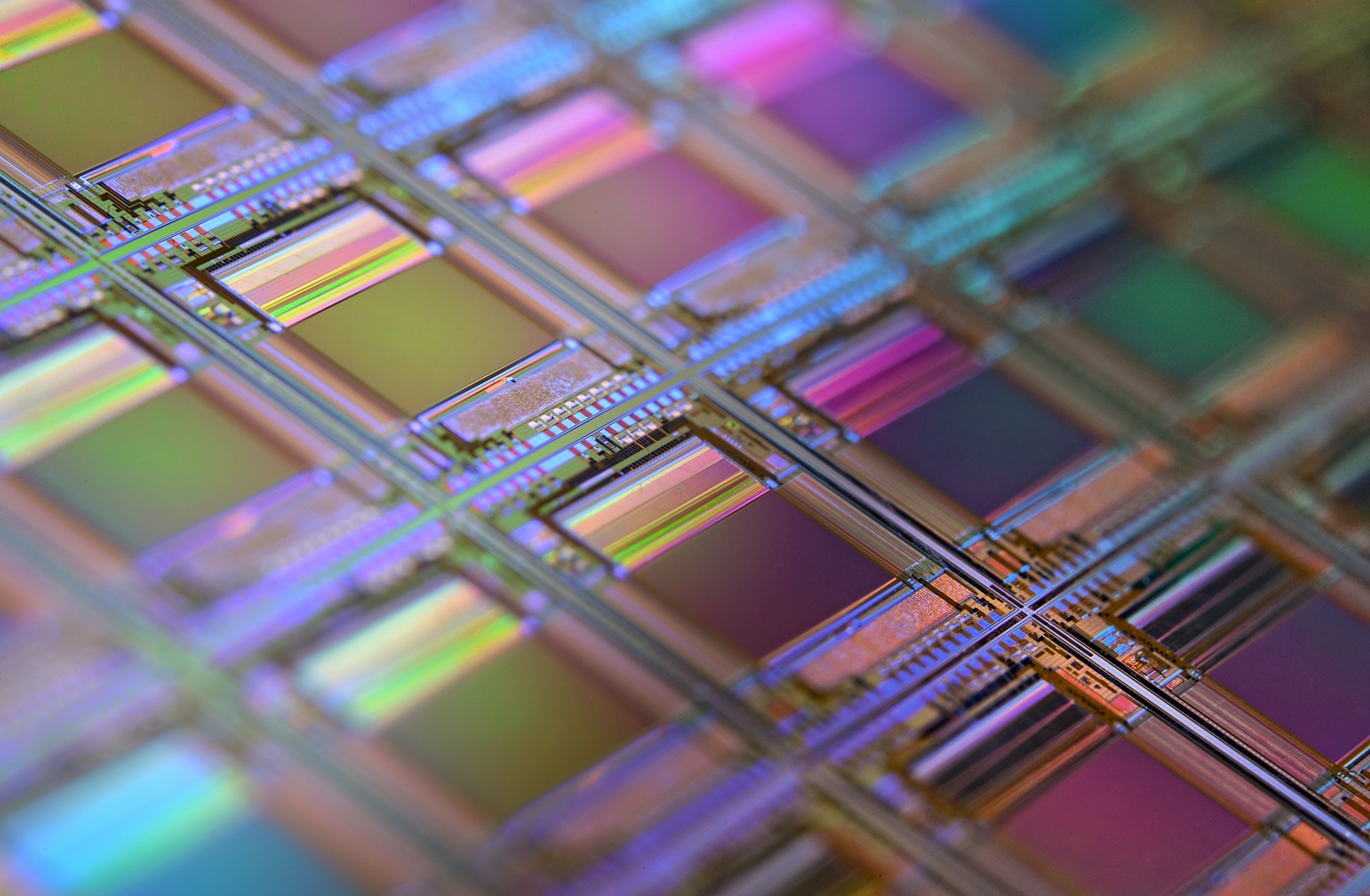 Advancements in Light-Based Chips Promise Faster, More Efficient Computing & Smarter AI in the Future