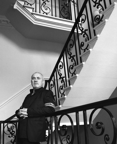 damien_hirst_stairwell_hr_©_hannah_starkey FAD MAGAZINE