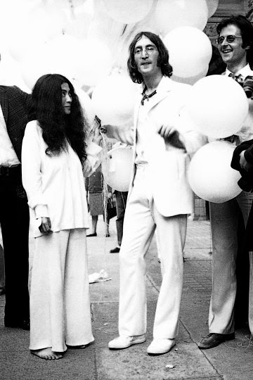 Image: Yoko Ono, John Lennon and Robert Fraser at 69 Duke Street, London, on 1st July 1968.