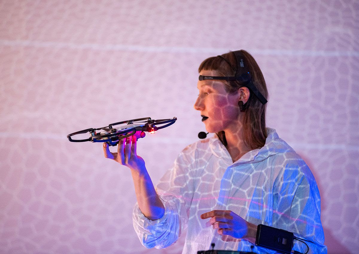 Anna Nazo, Devia, 2019, performance for ArtFutura 2019 Festival, Iklectik Art Lab, London. Image credit: Pau Ros.