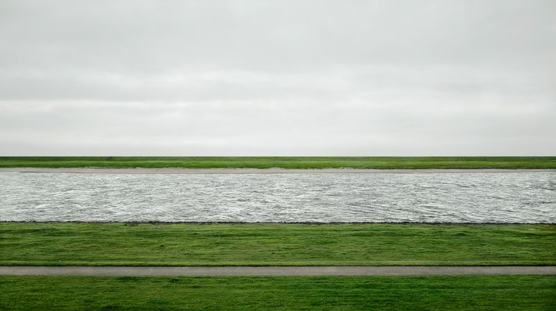 Rhine II, 1999/2015 Inkjet-Print 237.8 x 407.8 x 6.2 cm © Andreas Gursky/DACS, 2017 Courtesy: Sprüth Magers