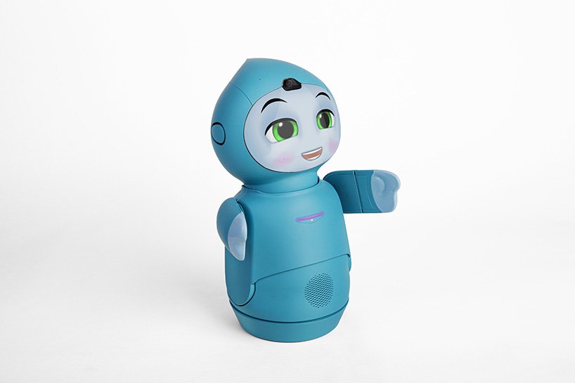 FAD MAGAZINE yves-behar-moxie-robot